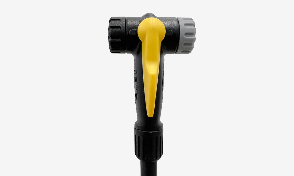 Bomba de suelo Topeak JoeBlow Max HP plateado – detalle del cabezal TwinHead (oficial)