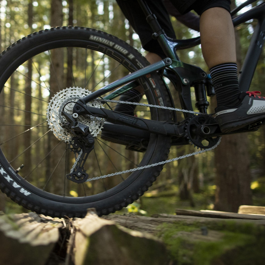 Cadena Shimano Deore CN-M6100 detalle