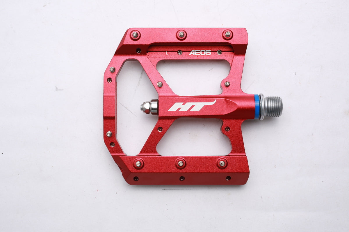 Pedales de plataforma HT AE05