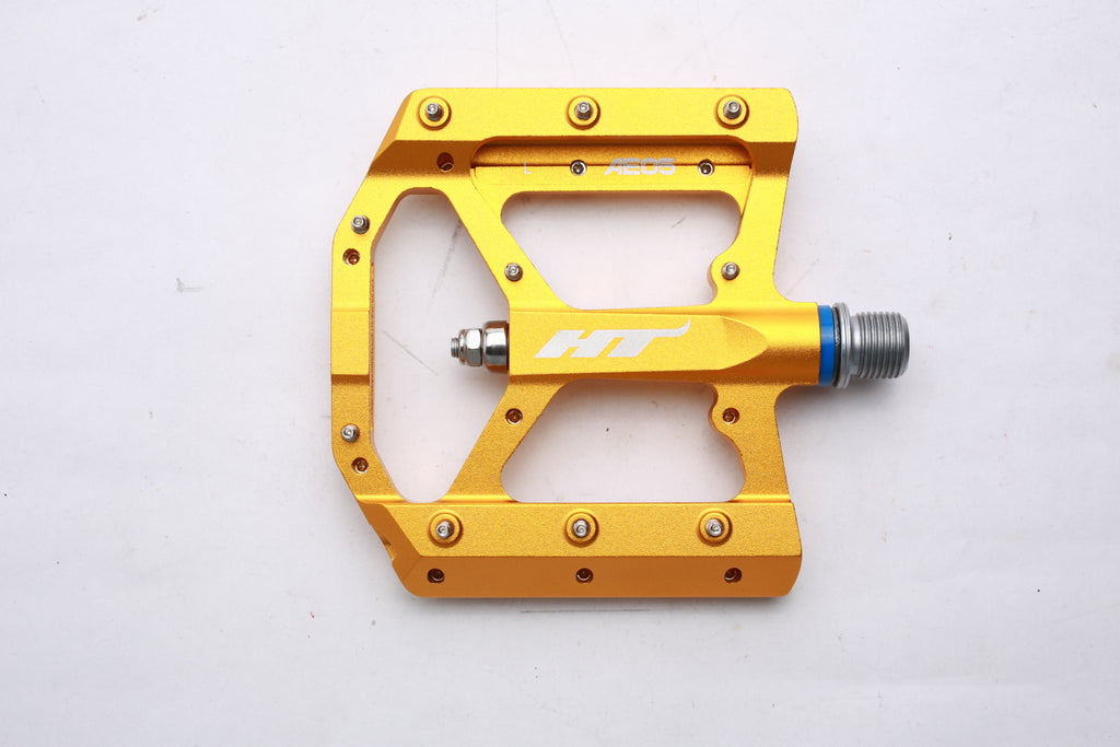 Pedales de plataforma HT AE05