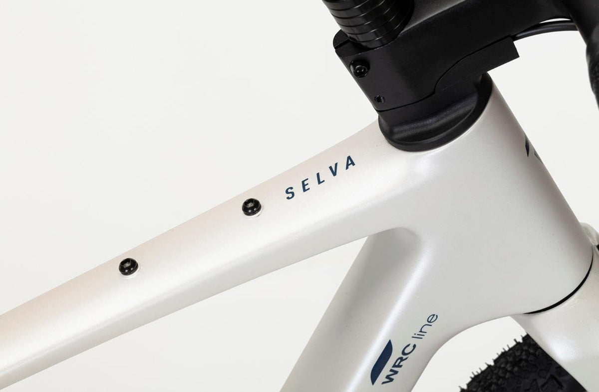 Bicicleta gravel Conor Selva GRX610 2x12 blanco-gris – detalle